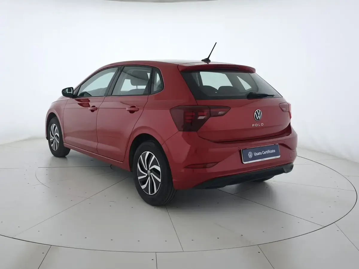 Usata VW Polo Life 80 CV (58 kW) 2023 Kings red metallizzato Utilitaria