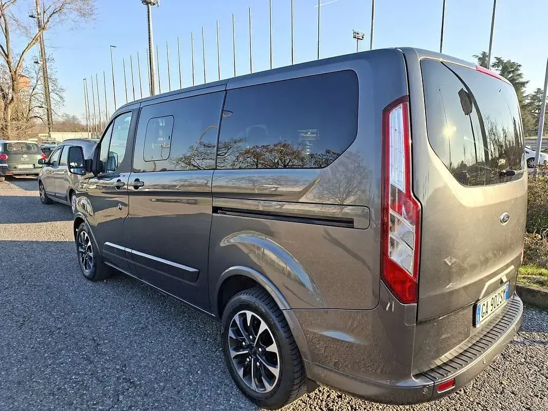 Usata Ford Tourneo Custom 170 CV (125 kW) 2020 Furgone
