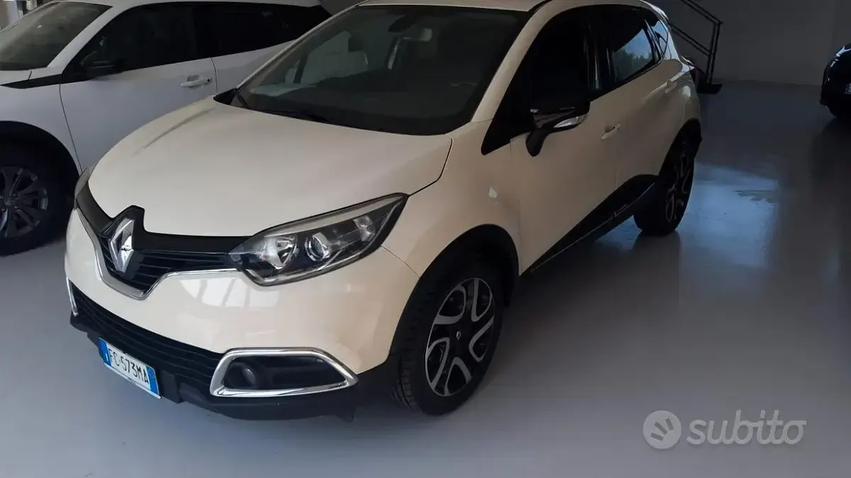Usata Renault Captur Intens 90 CV (66 kW) 2016 Marrone SUV