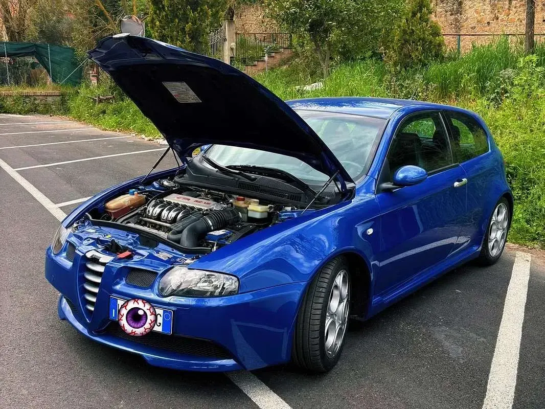 Usata Alfa Romeo 2000 252 CV (185 kW) 2004 Blu/azzurro Berlina
