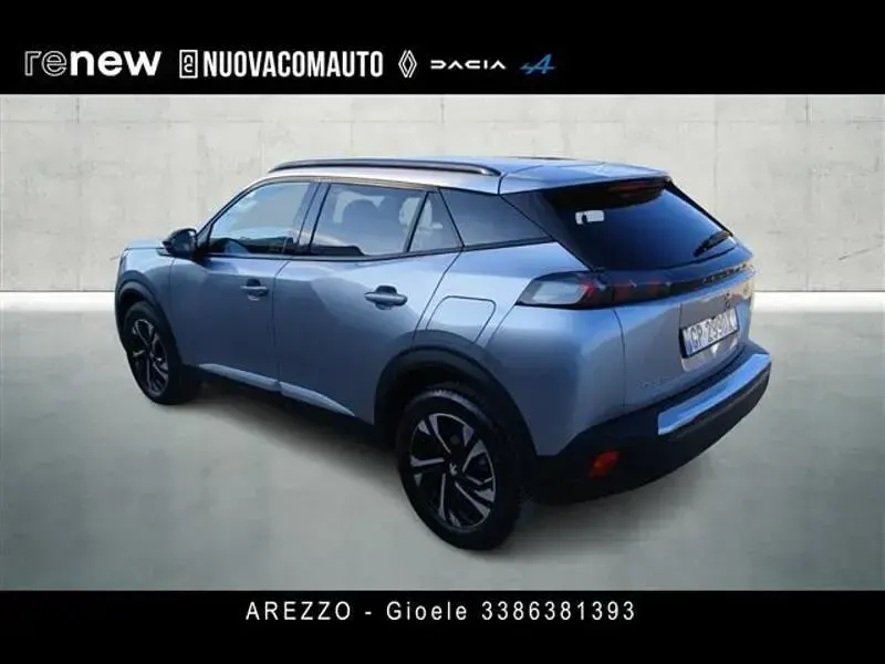Usata Peugeot 2008 Active 130 CV (95 kW) 2023 Grigio chiaro SUV
