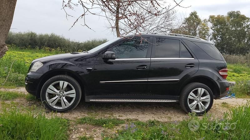 Usata Mercedes ML300 2011 Nero SUV