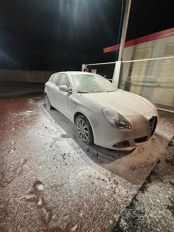 Usata Alfa Romeo Giulietta 105 CV (77 kW) 2015 Bianco Utilitaria