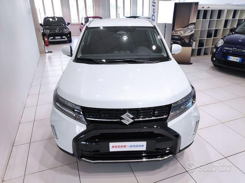 Bianco Usata 2024 Suzuki Vitara Cool SUV | 22.900 € (Buon prezzo) - Immagine 1/4