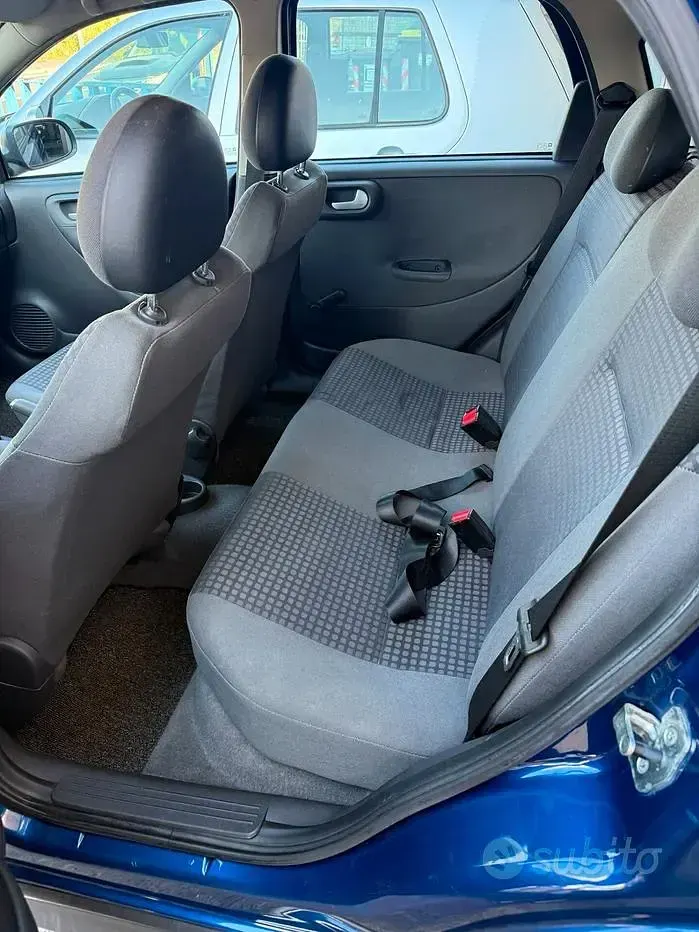 Usata Opel Corsa 75 CV (55 kW) 2002 Blu Utilitaria