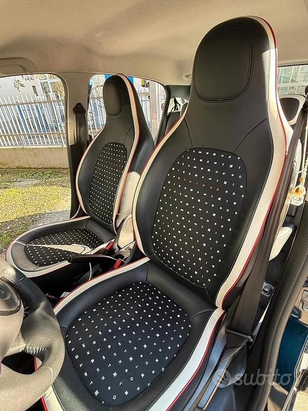 Usata Renault Twingo 65 CV (47 kW) 2020 Blu Utilitaria