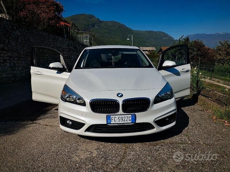 Usata BMW 216 Active Tourer Efficient Dynamics 95 CV (69 kW) 2016 Bianco Monovolume