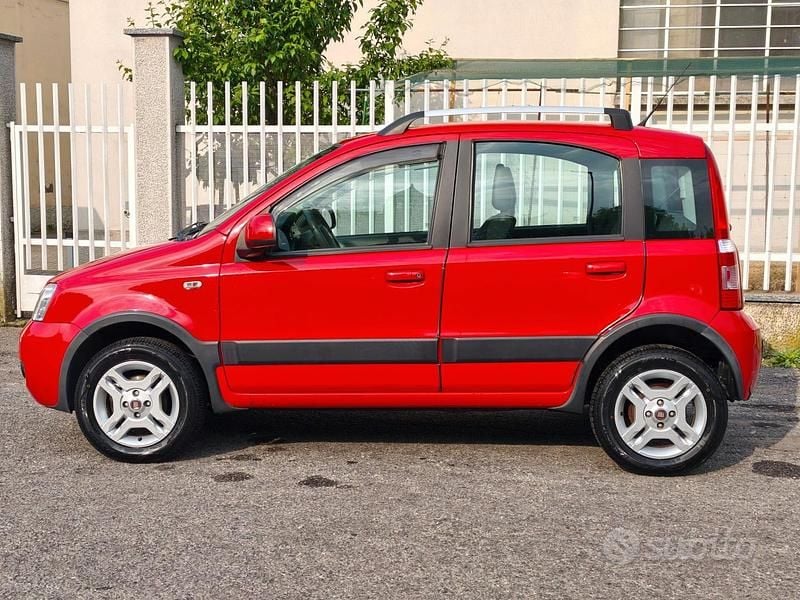Usata Fiat Panda Dynamic 77 CV (56 kW) 2011 Rosso Utilitaria