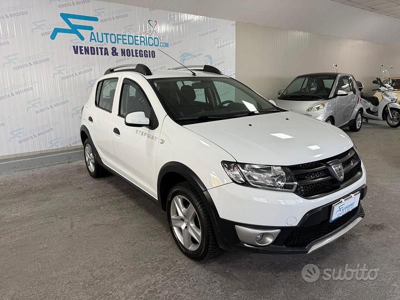 Usata Dacia Sandero Prestige 90 CV (66 kW) 2014 Bianco Berlina