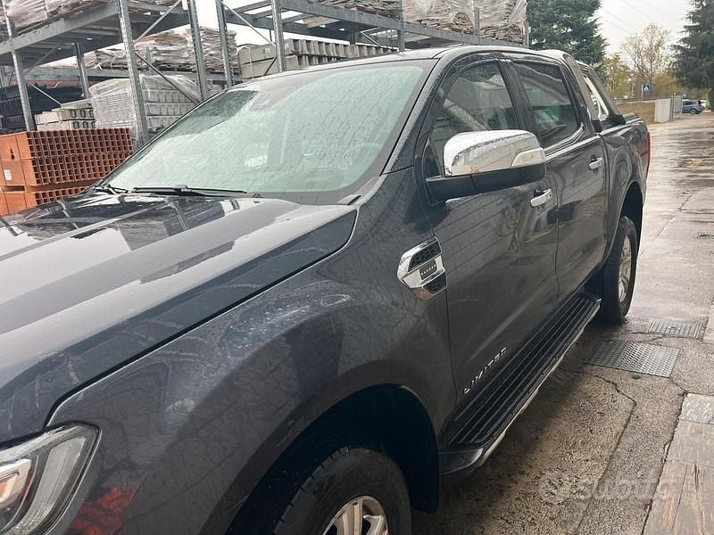 Usata Ford Ranger 213 CV (156 kW) 2019 Grigio Pick-up