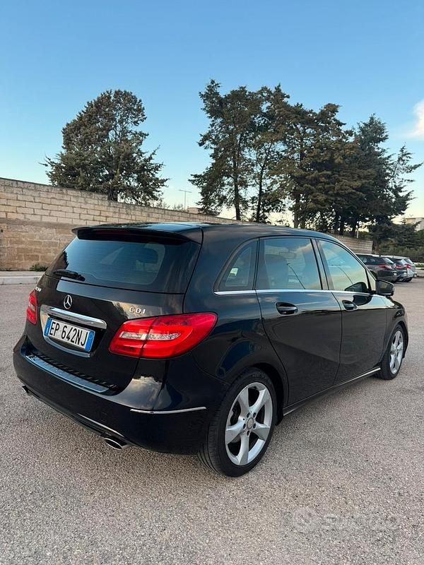 Usata Mercedes B200 2013 Nero Monovolume