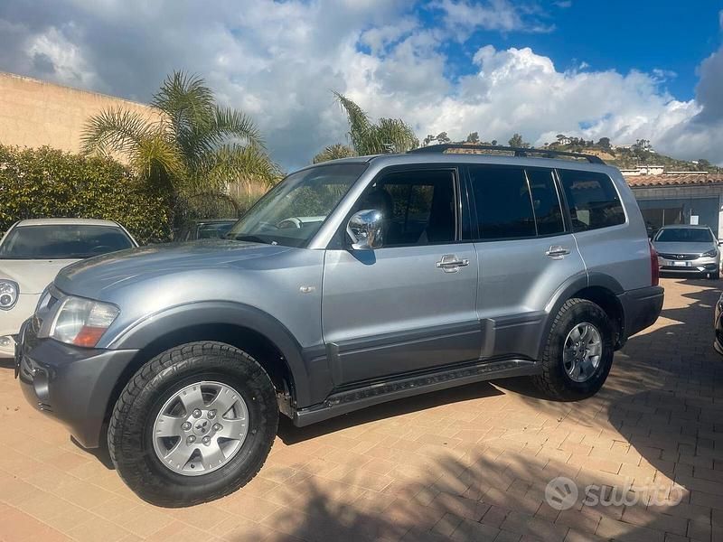 Usata Mitsubishi Pajero 163 CV (119 kW) 2005 Grigio SUV