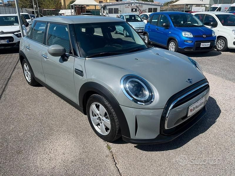 Usata Mini Cooper 158 CV (116 kW) 2021 Grigio Utilitaria