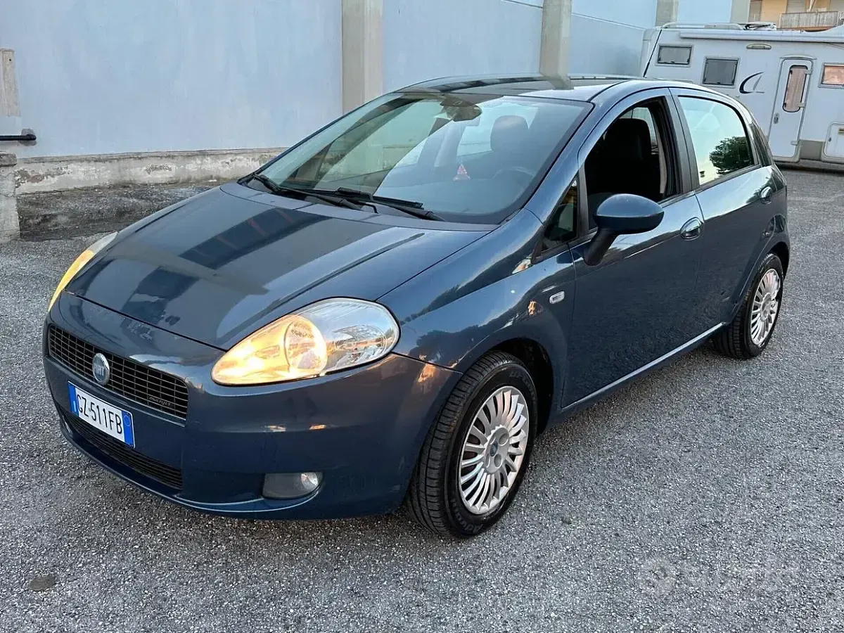Usata Fiat Grande Punto 75 CV (55 kW) 2007 Blu Utilitaria