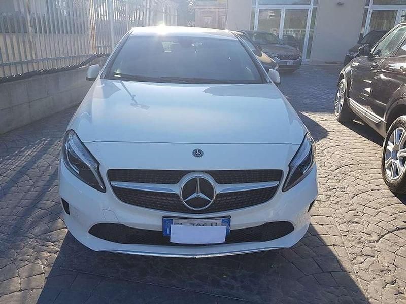 Usata Mercedes A160 Business 90 CV (66 kW) 2017 Bianco Berlina