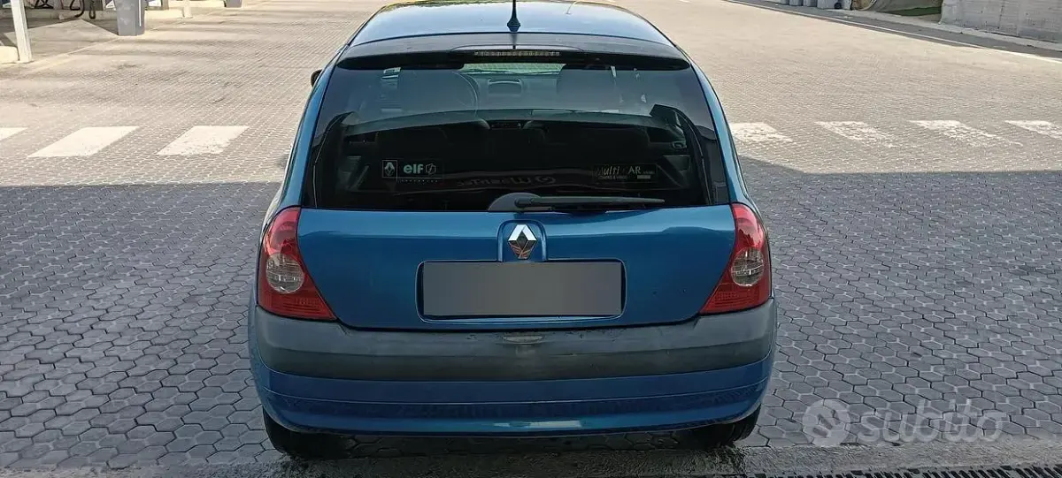 Usata Renault Clio II 65 CV (47 kW) 2003 Berlina