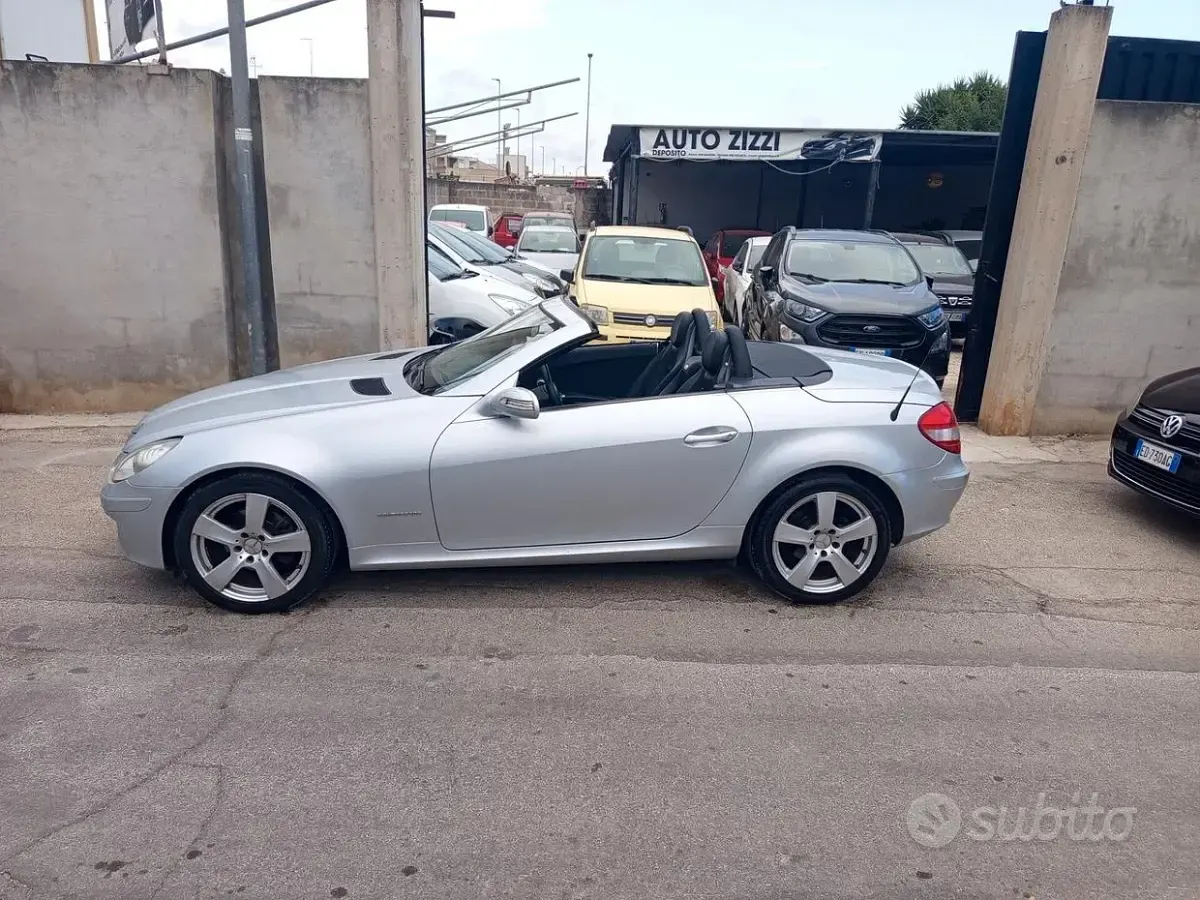 Usata Mercedes SLK200 163 CV (119 kW) 2006 Grigio Cabrio