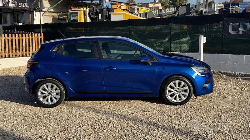 Begagnad Renault Clio V Edition One 101 HK (74 kW) 2020 Blå Sedan