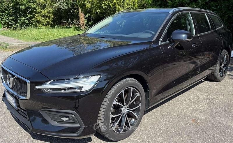 Usata Volvo V60 Business Edition 197 CV (144 kW) 2021 Nero Station wagon