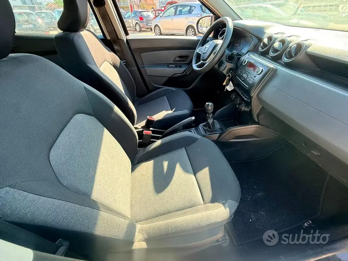 Usata Dacia Duster Essentiel 101 CV (74 kW) 2022 Nero SUV
