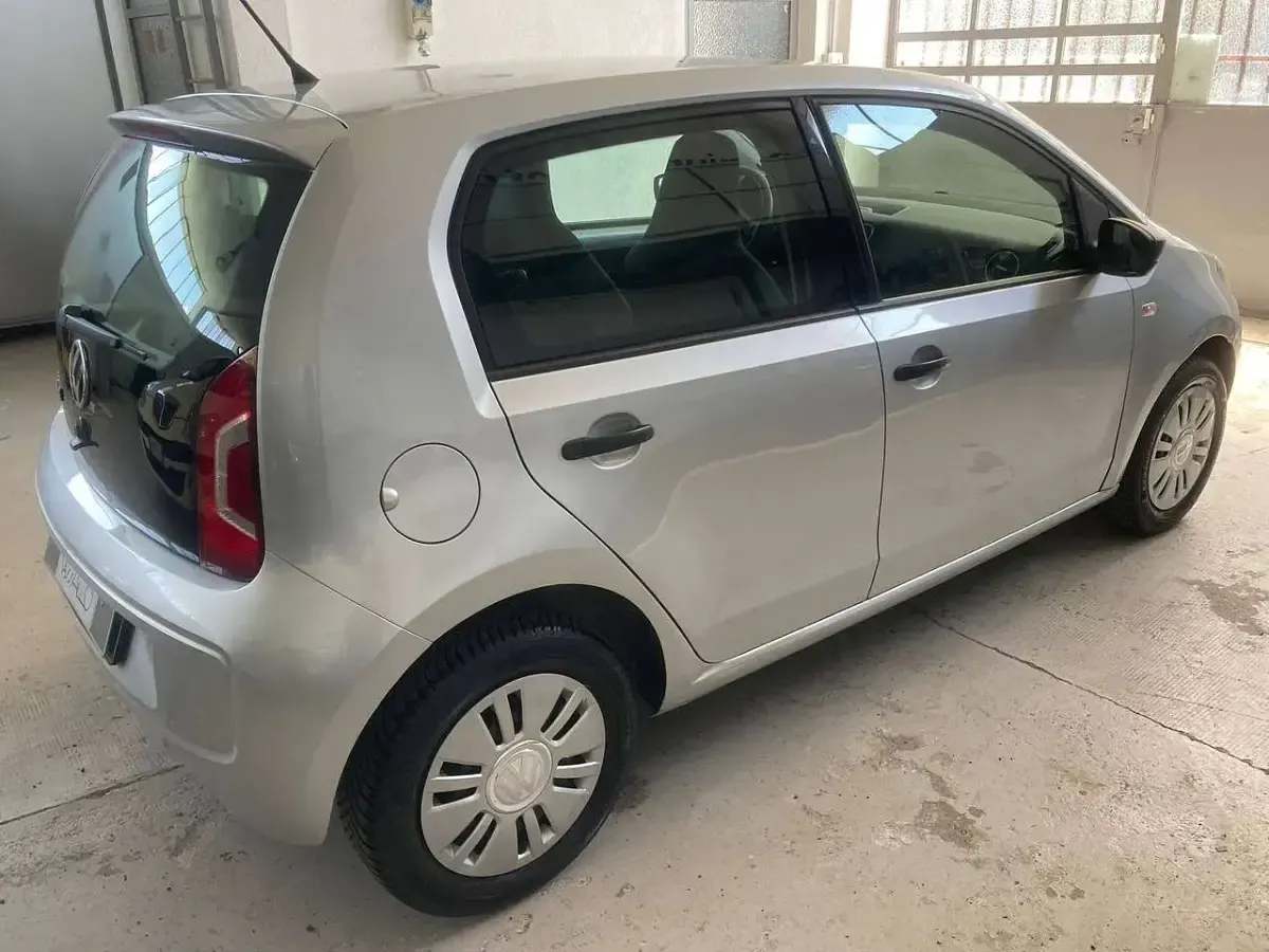 Usata VW up! Move 68 CV (50 kW) 2016 Argento Utilitaria
