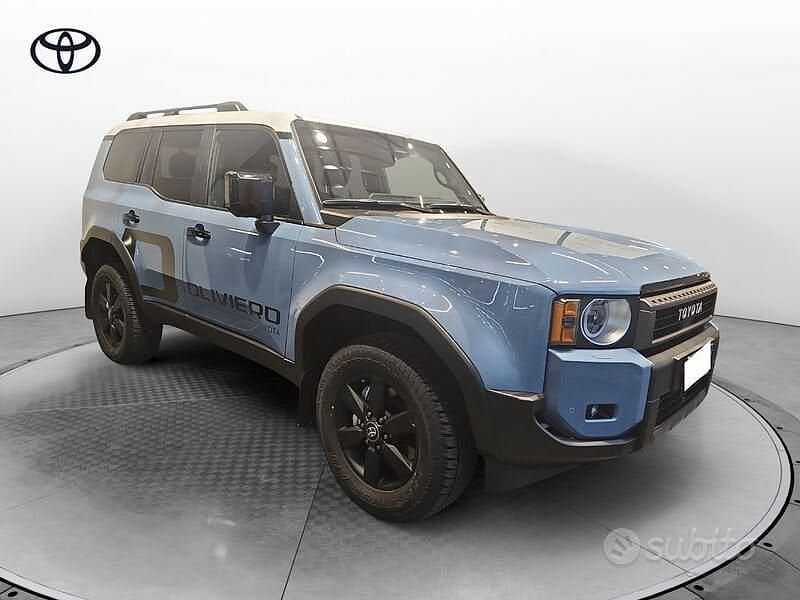 Usata Toyota Land Cruiser Edition 205 CV (150 kW) 2024 Blu Pick-up