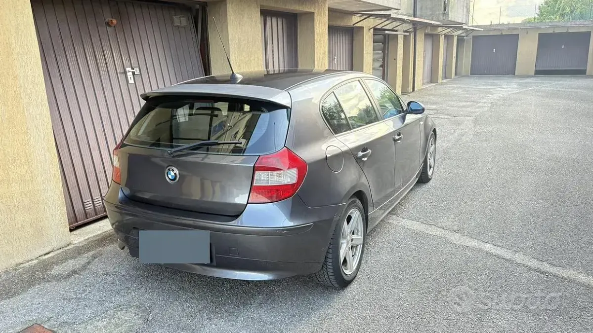 Usata BMW 118 Efficient Dynamics 122 CV (89 kW) 2005 Grigio Utilitaria
