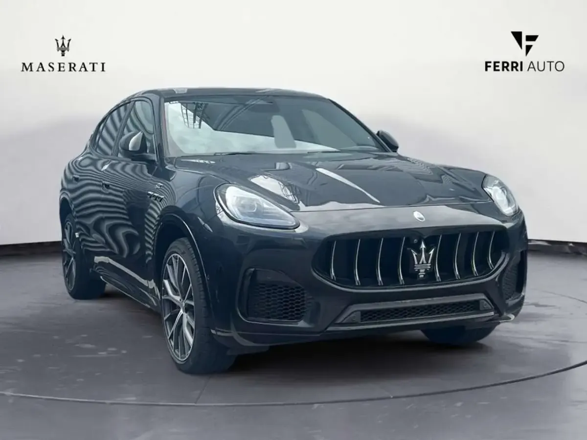 Nuova Maserati Grecale GT 300 CV (220 kW) 2025 Nero SUV