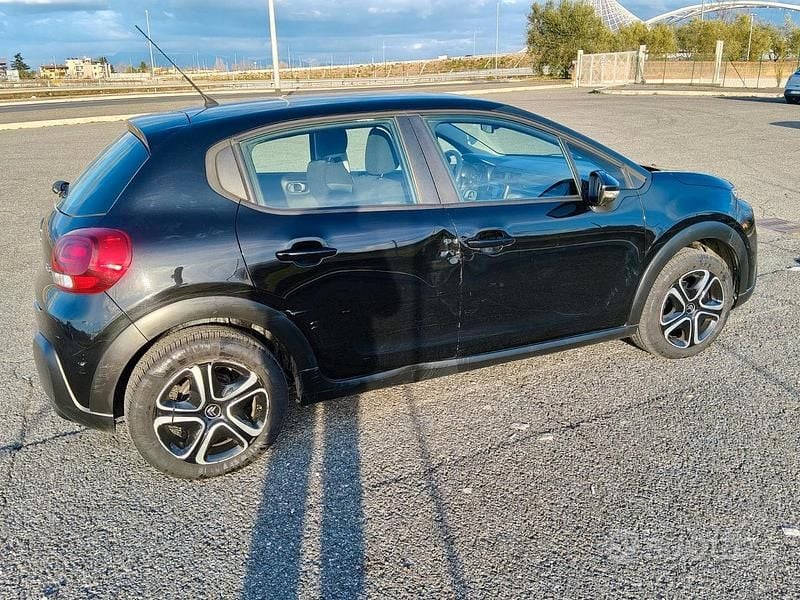 Nero Usata 2017 Citroën C3 PureTech Tre volumi | 6500 € (Ottimo prezzo) - Immagine 1/4