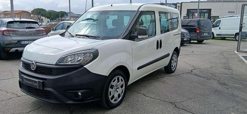 Usata Fiat Doblò 84 CV (61 kW) 2019 Bianco Monovolume