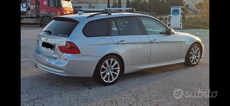 Begagnad BMW 320 177 HK (130 kW) 2007 Grå Kombi