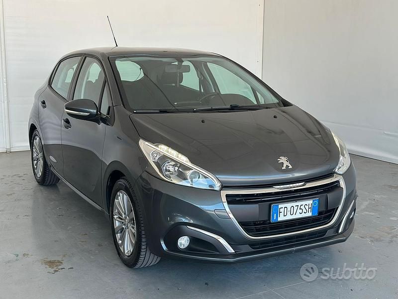 Usata Peugeot 208 81 CV (59 kW) 2016 Grigio Utilitaria