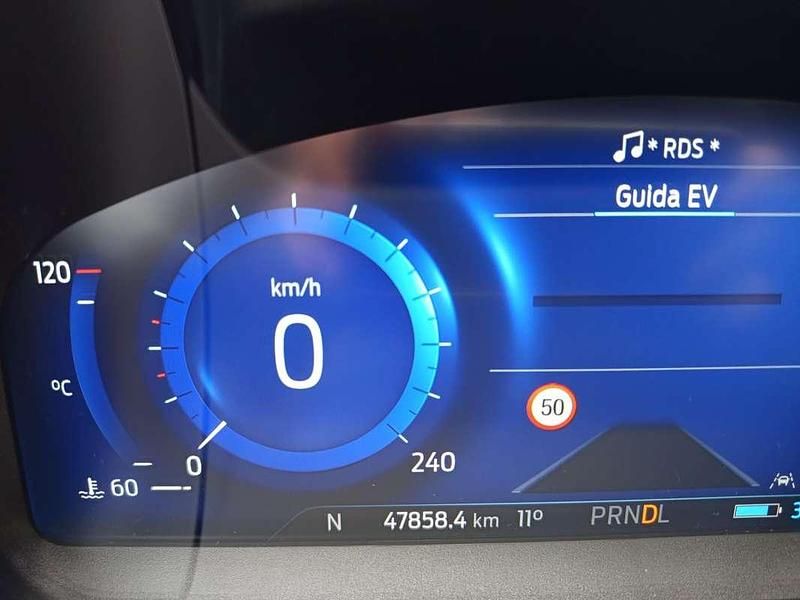 Usata Ford Kuga ST-Line 224 CV (164 kW) 2023 Argento SUV