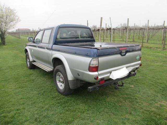 Usata Mitsubishi L200 99 CV (72 kW) 2001 Blu Pick-up