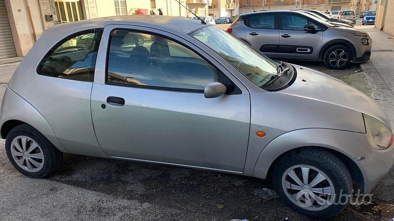 Usata Ford Ka 60 CV (44 kW) 2002 Grigio Utilitaria