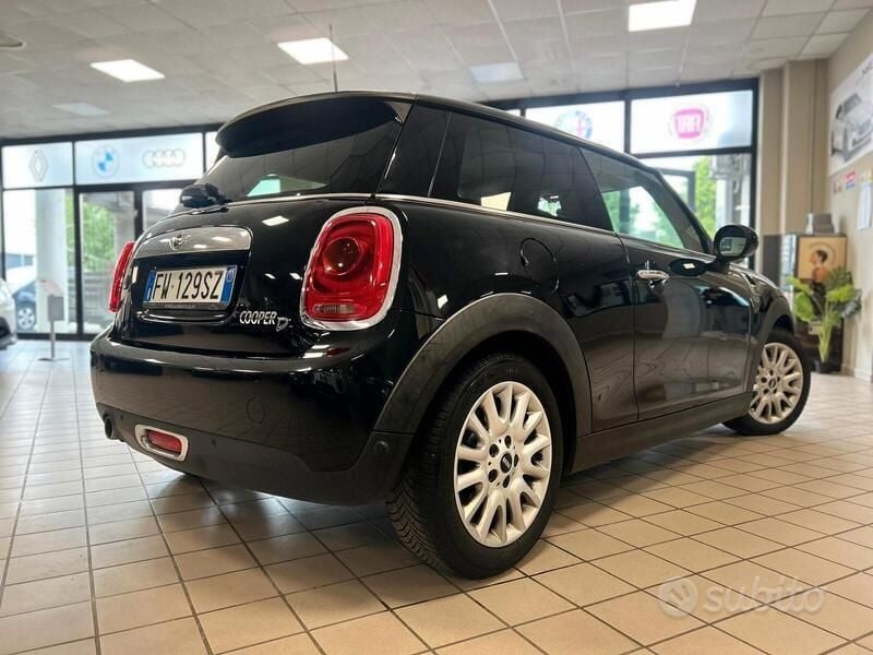 Usata Mini Cooper D Business 116 CV (85 kW) 2015 Nero Utilitaria