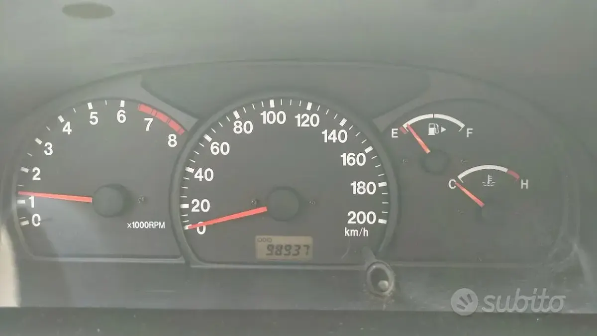 Usata Suzuki Grand Vitara 94 CV (69 kW) 2003 Grigio Berlina
