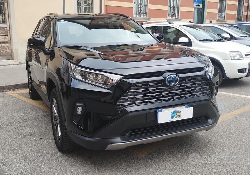 Usata Toyota RAV4 Hybrid 222 CV (163 kW) 2022 Nero SUV