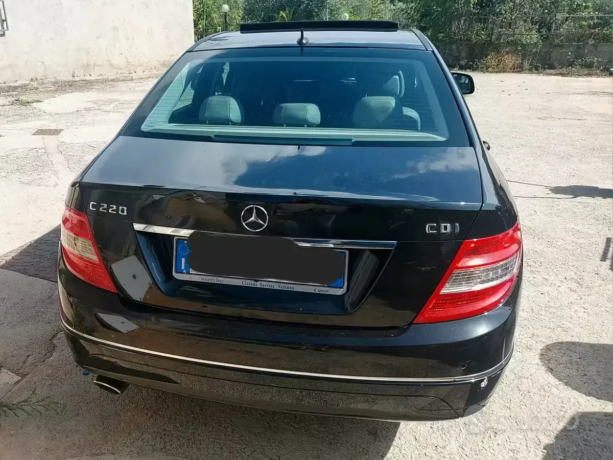 Usata Mercedes C220 Avantgarde 170 CV (125 kW) 2007 Nero Berlina
