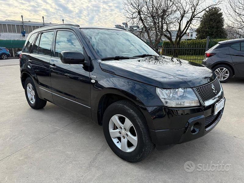 Nero Usata 2007 Suzuki Grand Vitara SUV | 5500 € (Ottimo prezzo) - Immagine 1/4