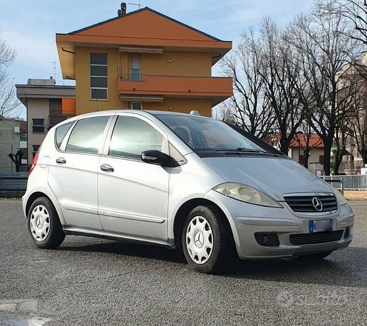 Grigio Usata 2004 Mercedes A200 Tre volumi | 2100 € - Immagine 1/4