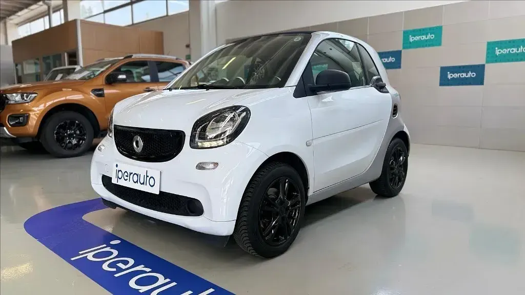 Usata Smart ForFour Superpassion 71 CV (52 kW) 2019 Bianco metallizzato Utilitaria