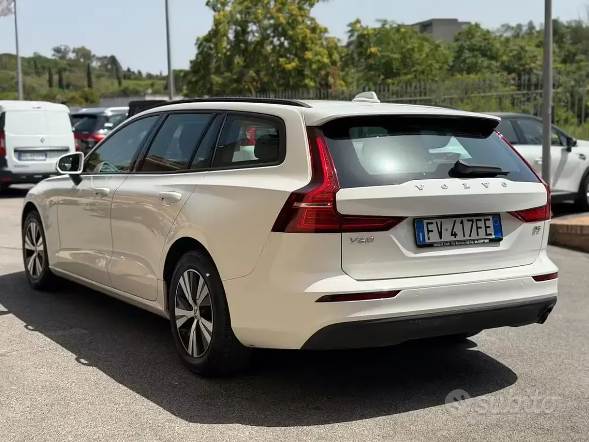 Usata Volvo V60 Business Edition 150 CV (110 kW) 2019 Bianco Station wagon