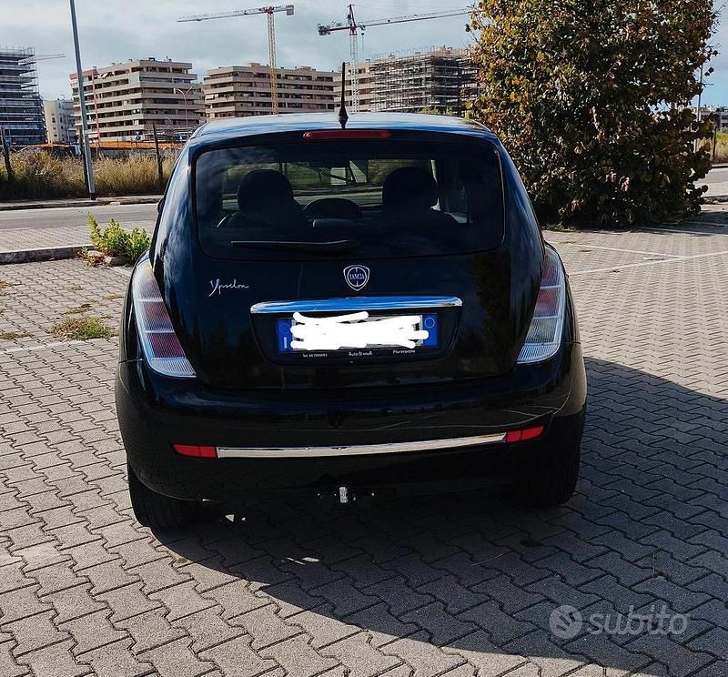 Usata Lancia Ypsilon 60 CV (44 kW) 2010 Nero Utilitaria