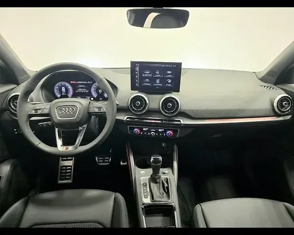 Nuova Audi Q2 Ambiente 150 CV (110 kW) 2026 Bianco ghiacciaio metallizzato SUV