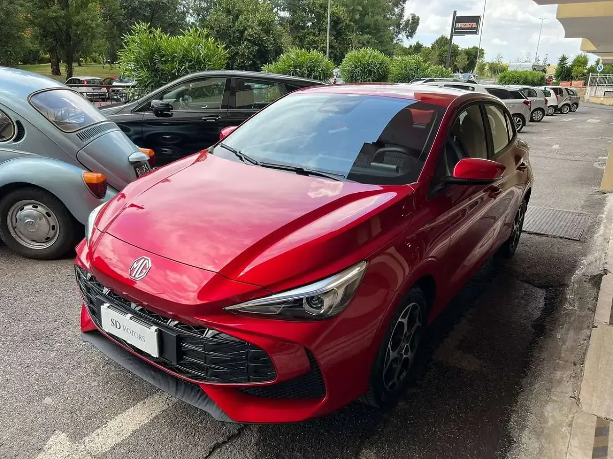 Nuova MG MG3 Comfort 102 CV (75 kW) 2026 Rosso Utilitaria