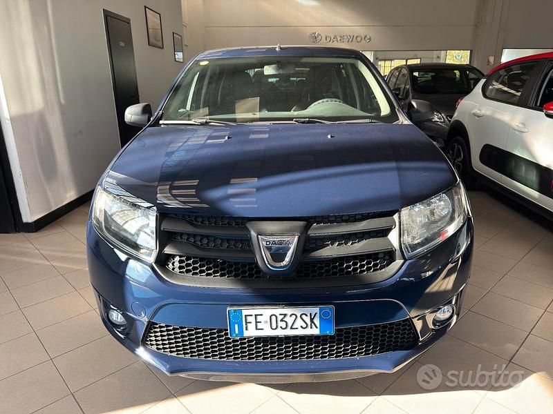 Usata Dacia Sandero Ambiance 75 CV (55 kW) 2016 Blu Berlina
