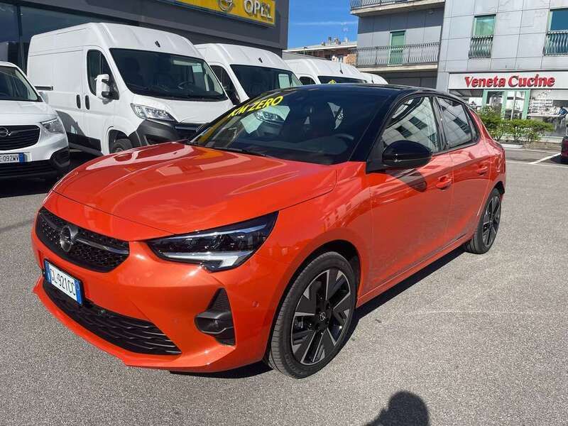 Arancione Usata 2023 Opel Corsa-e Due volumi | 25.500 € (Buon prezzo) - Immagine 1/4