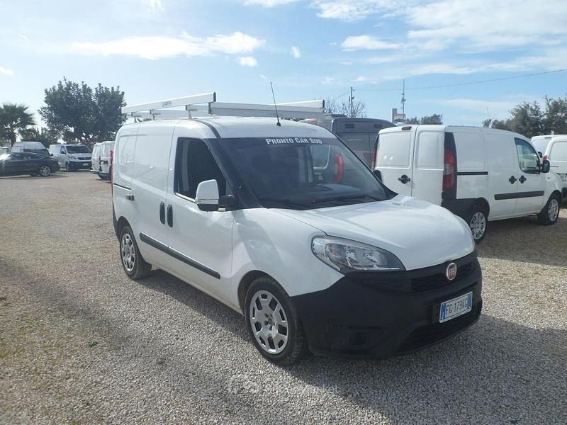 Usata Fiat Doblò 105 CV (77 kW) 2017 Bianco Monovolume