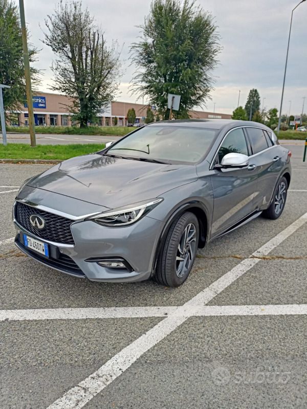 Usata Infiniti Q30 109 CV (80 kW) 2016 Grigio Utilitaria